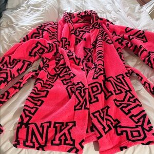 PINK Victoria's Secret Fleece Robe in Pink and Black